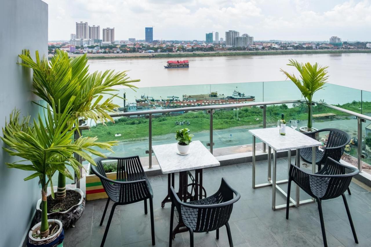 Chilchill Hotel Riverside Phnom Penh Extérieur photo